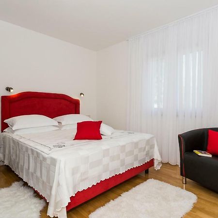 Villa Sweet Home Marija With Heated Pool スプリト エクステリア 写真
