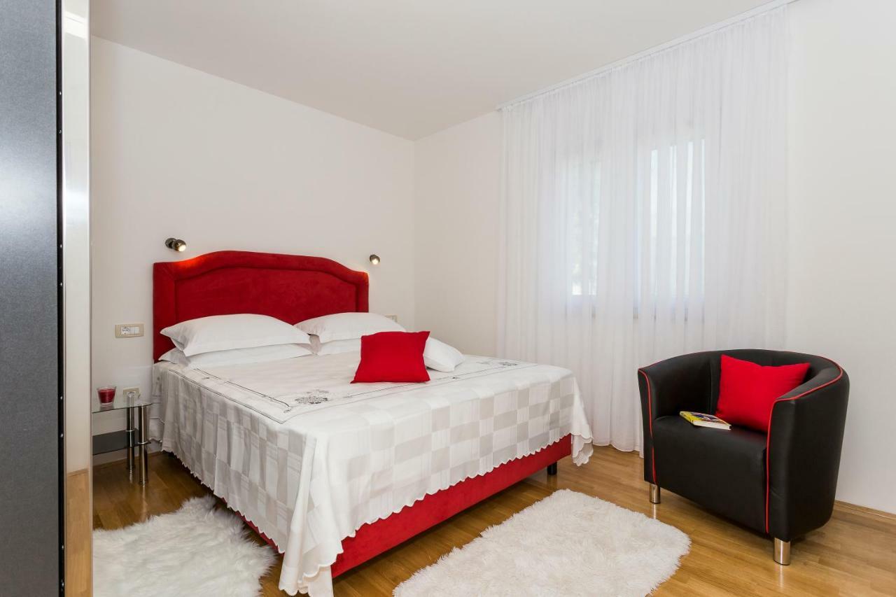 Villa Sweet Home Marija With Heated Pool スプリト エクステリア 写真