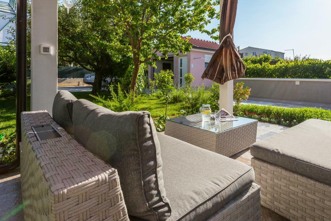 Villa Sweet Home Marija With Heated Pool スプリト エクステリア 写真