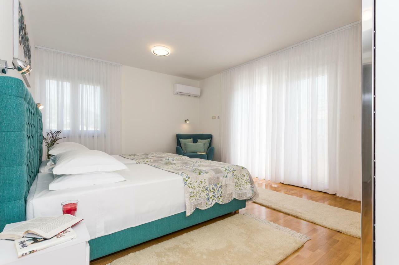 Villa Sweet Home Marija With Heated Pool スプリト エクステリア 写真