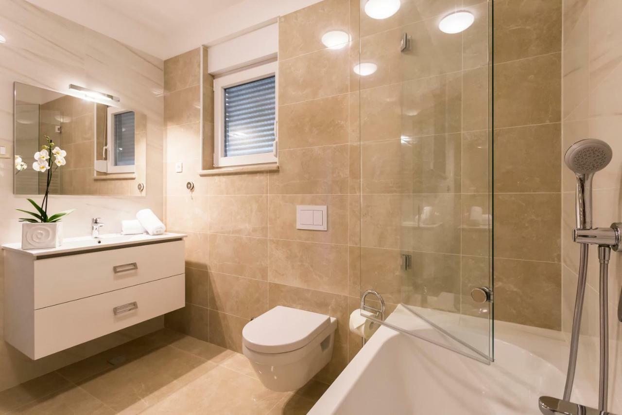 Villa Sweet Home Marija With Heated Pool スプリト エクステリア 写真