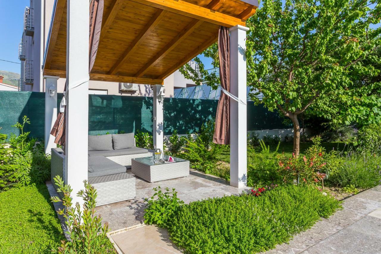 Villa Sweet Home Marija With Heated Pool スプリト エクステリア 写真