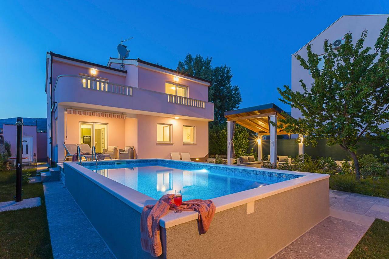 Villa Sweet Home Marija With Heated Pool スプリト エクステリア 写真