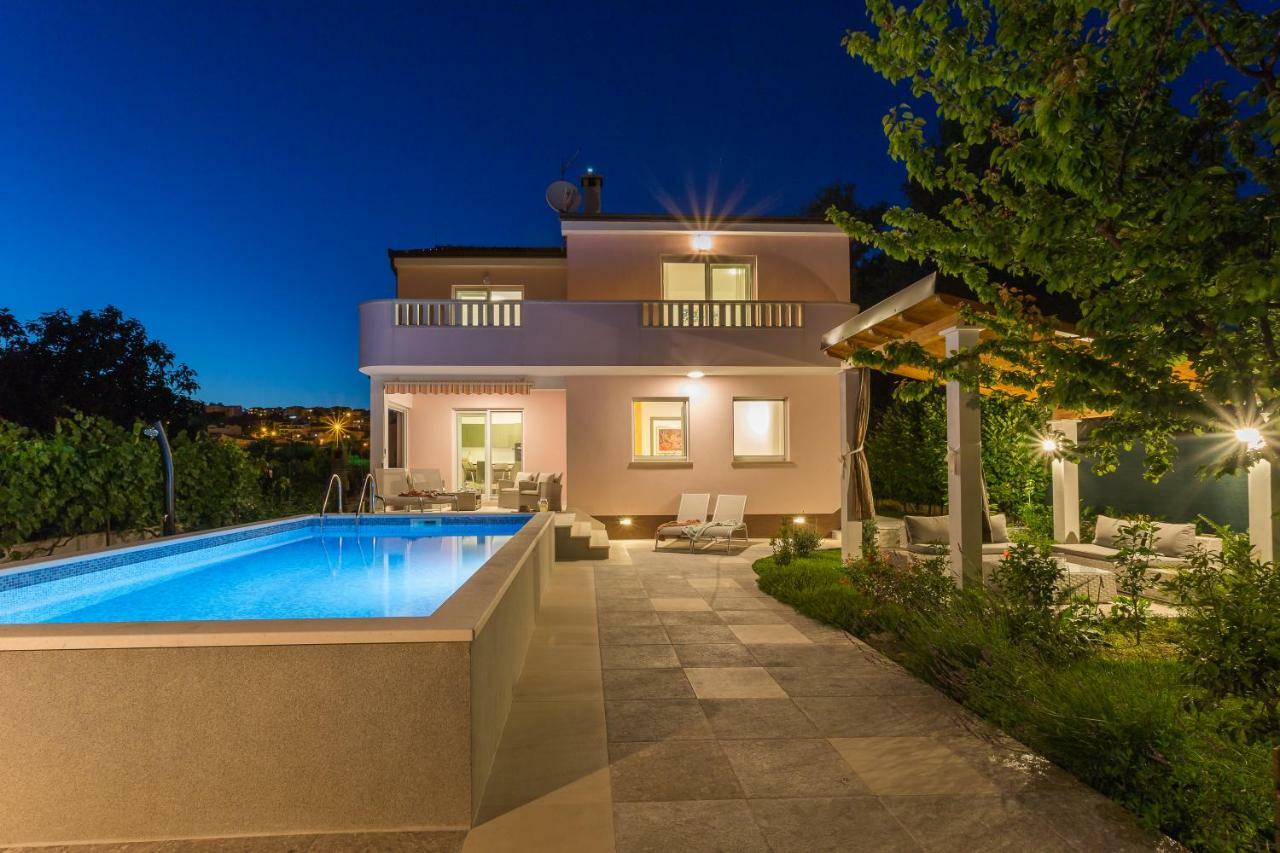 Villa Sweet Home Marija With Heated Pool スプリト エクステリア 写真