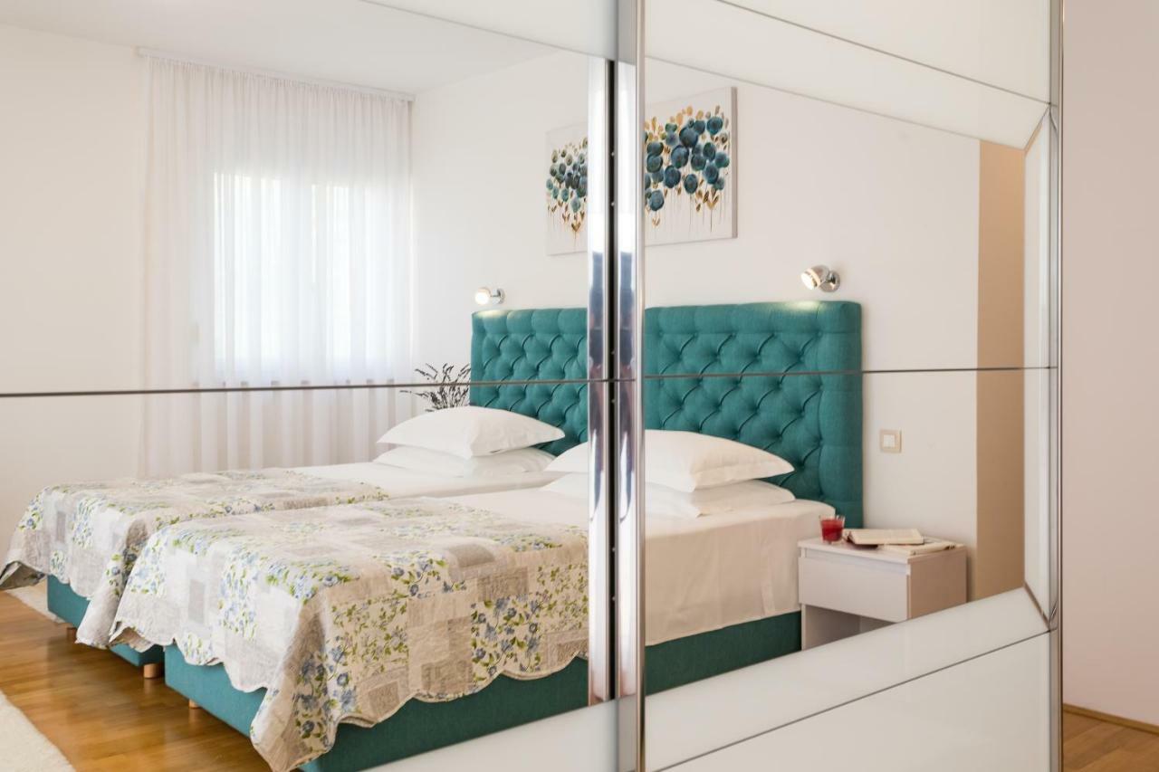 Villa Sweet Home Marija With Heated Pool スプリト エクステリア 写真